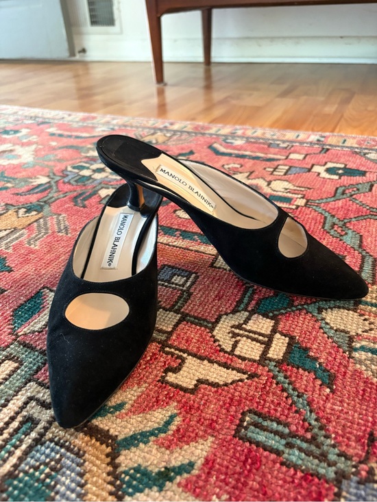 Manolo Blahnik Shoes - Vintage Manolo Blahnik Black Suede Pointed Toe Kitten Heel Mules